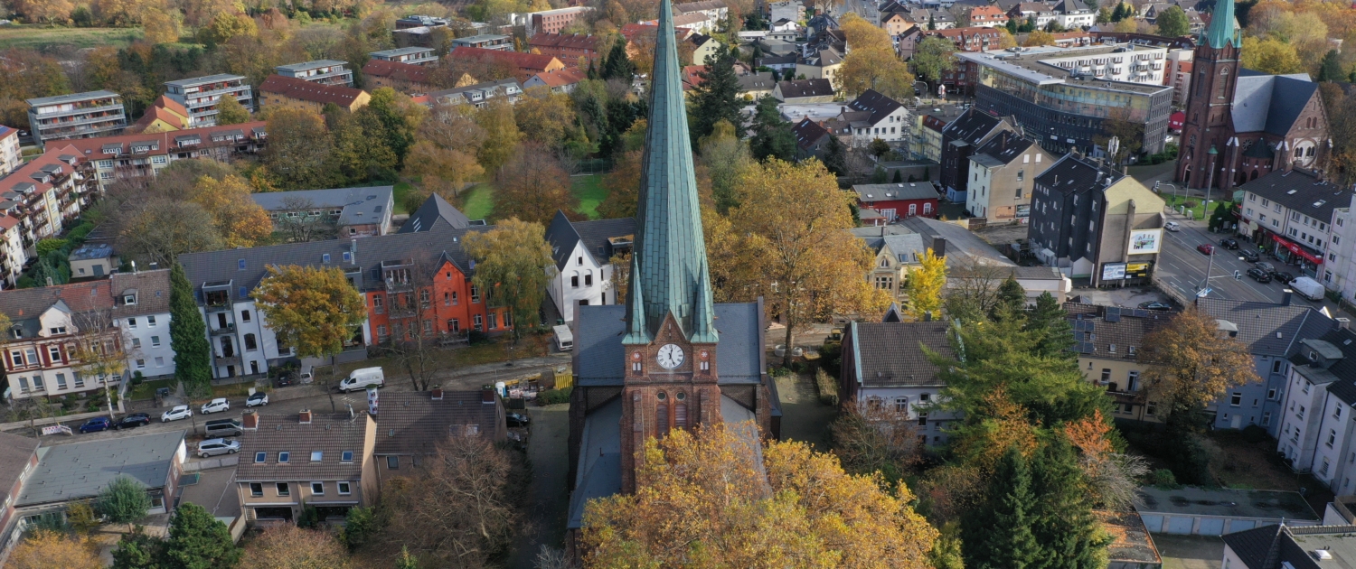 Luftbildaufnahme der Liebfrauenkirche in Altenbochum