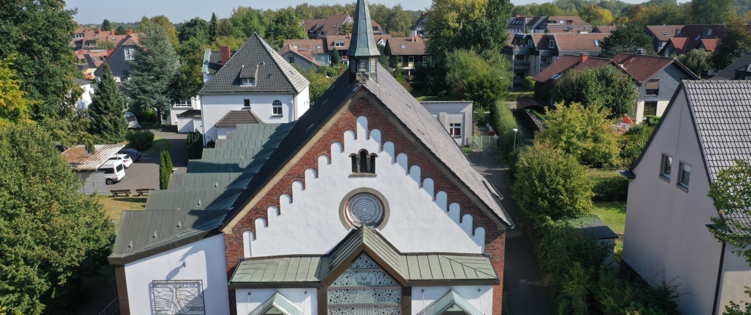 Luftbildaufnahme der St. Bonifatiuskirche in Langendreer