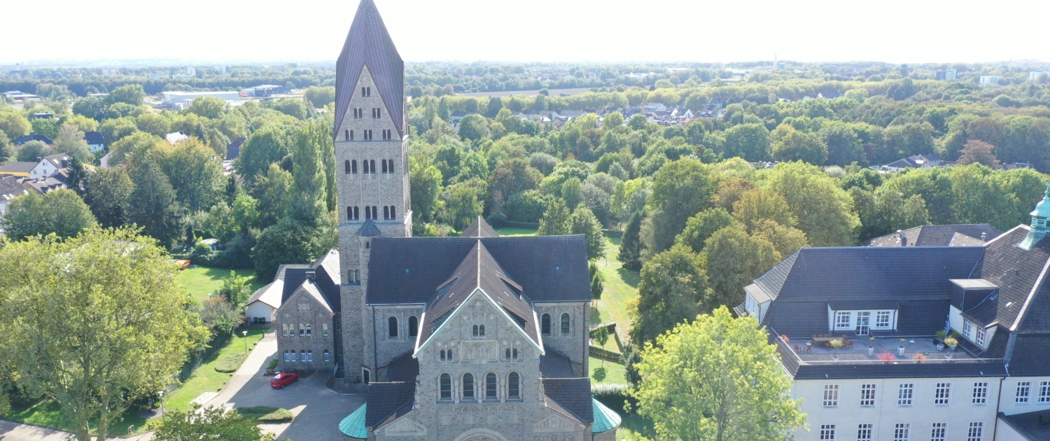Luftaufnahme der St. Elisabethkirche in Gerthe